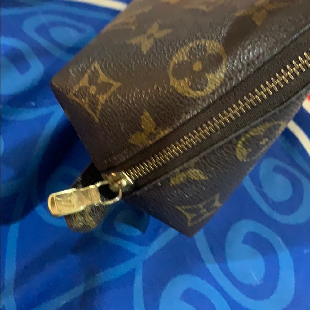 Louis Vuitton cosmetic toiletry pouch GM - Picture 5 of 8